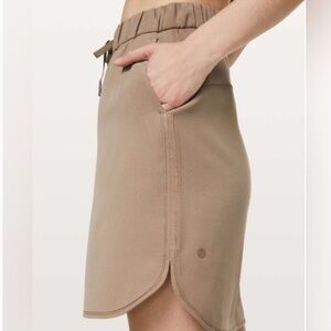 lululemon athletica | Women’s Khaki On The Fly Pull On Drawstring Skirt, Size 2
